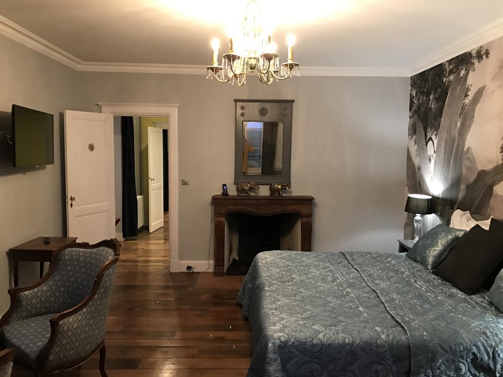 Hostellerie La Montagne Коломбе-ле-дёз-Эглиз Экстерьер фото
